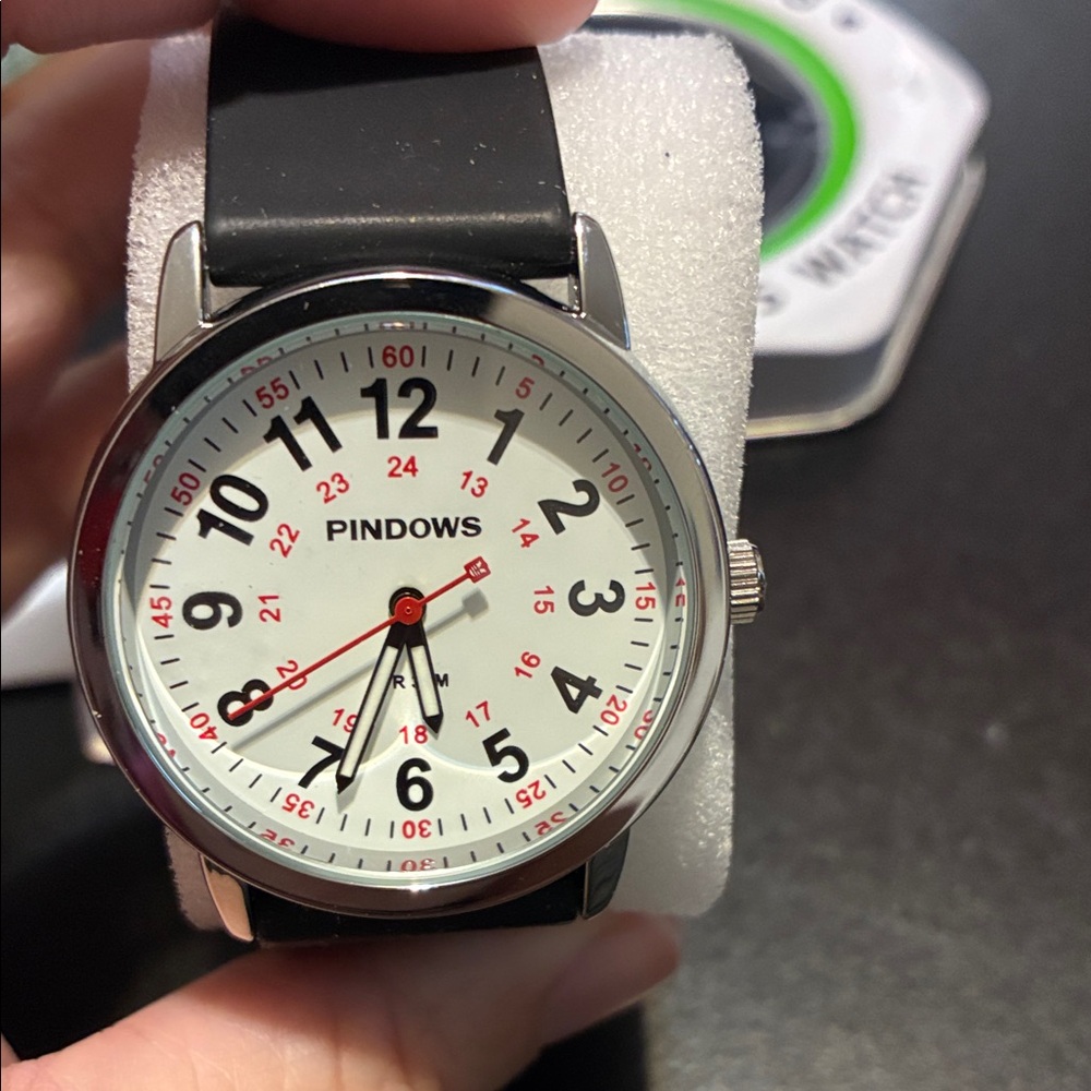 Pindows Women Nurse Watch - Picture 4 of 6